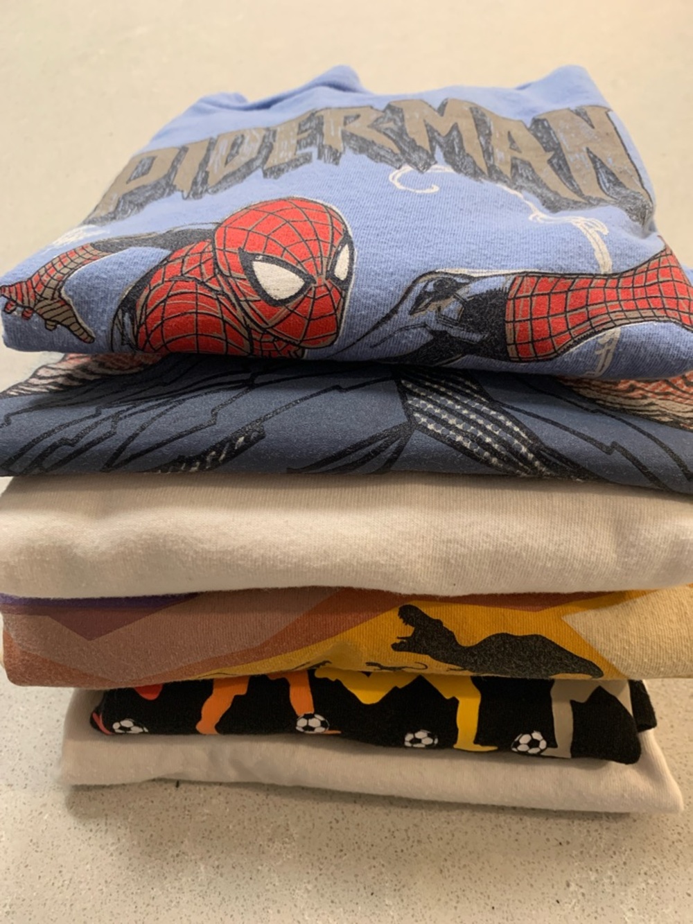 6 GAP Kids Graphic T-shirts